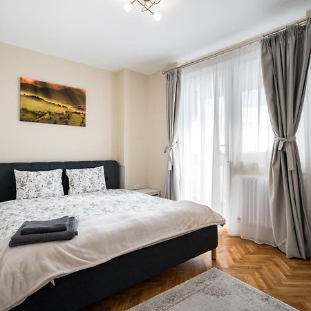 City View Apartment With Private Balcony Bucarest Esterno foto