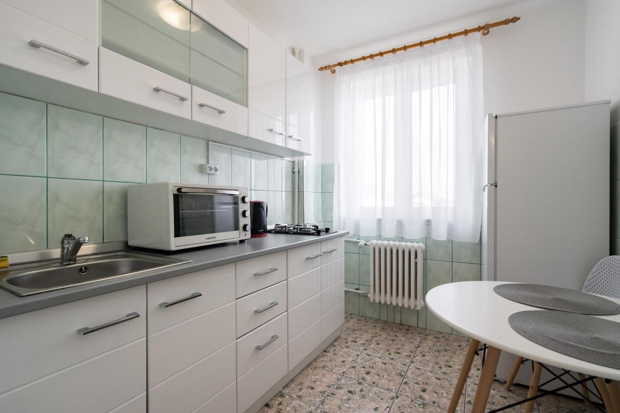 City View Apartment With Private Balcony Bucarest Esterno foto