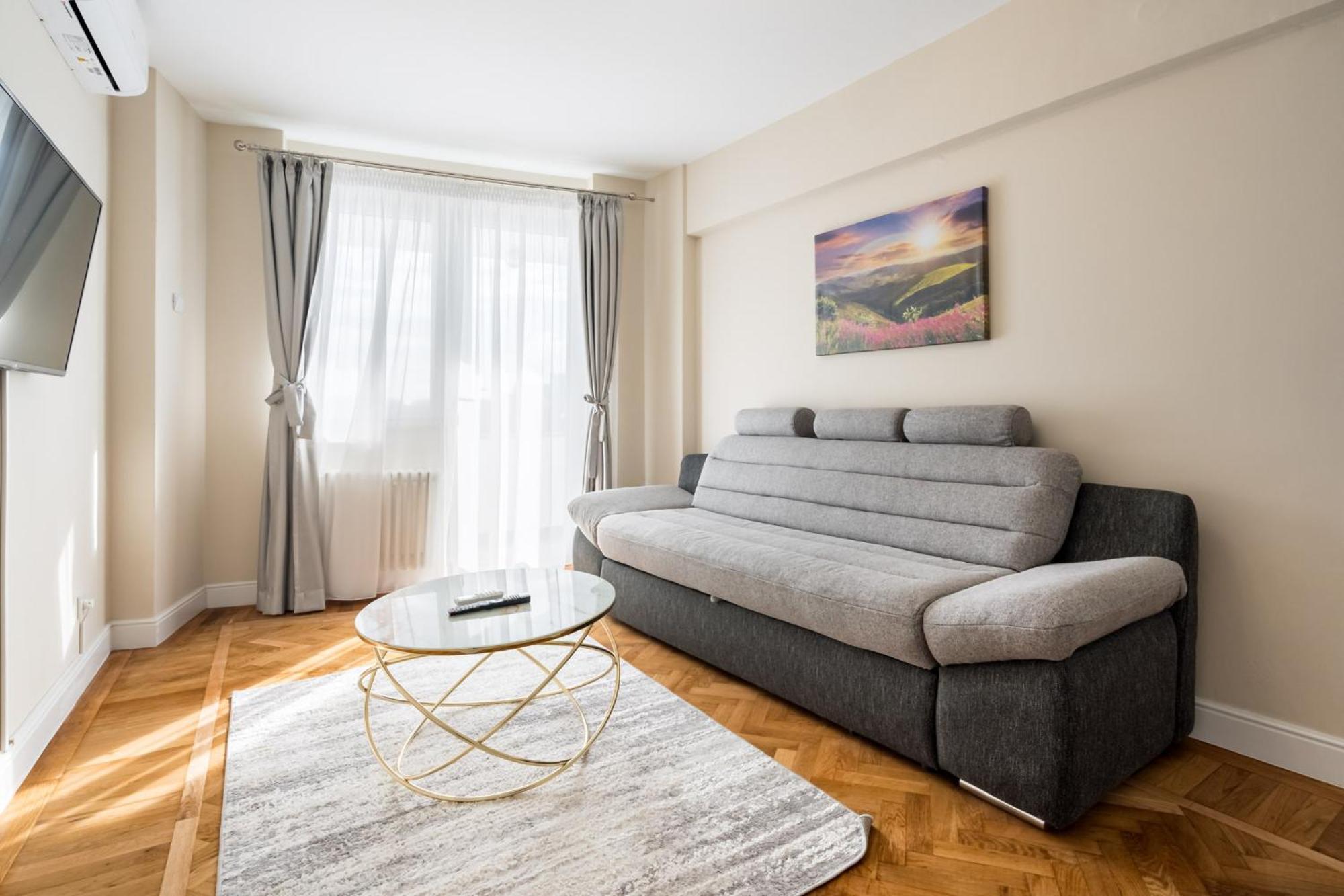 City View Apartment With Private Balcony Bucarest Esterno foto