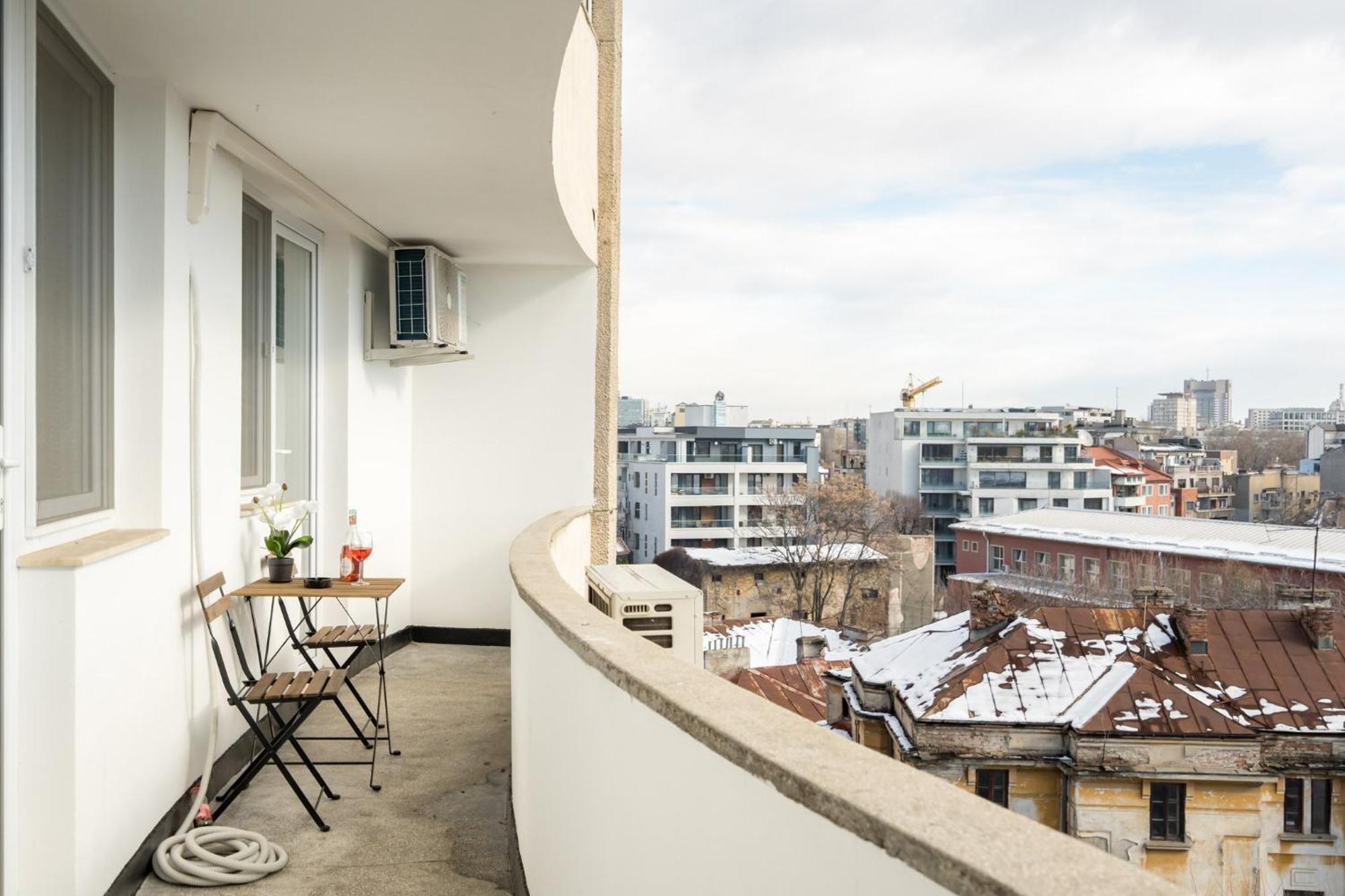 City View Apartment With Private Balcony Bucarest Esterno foto