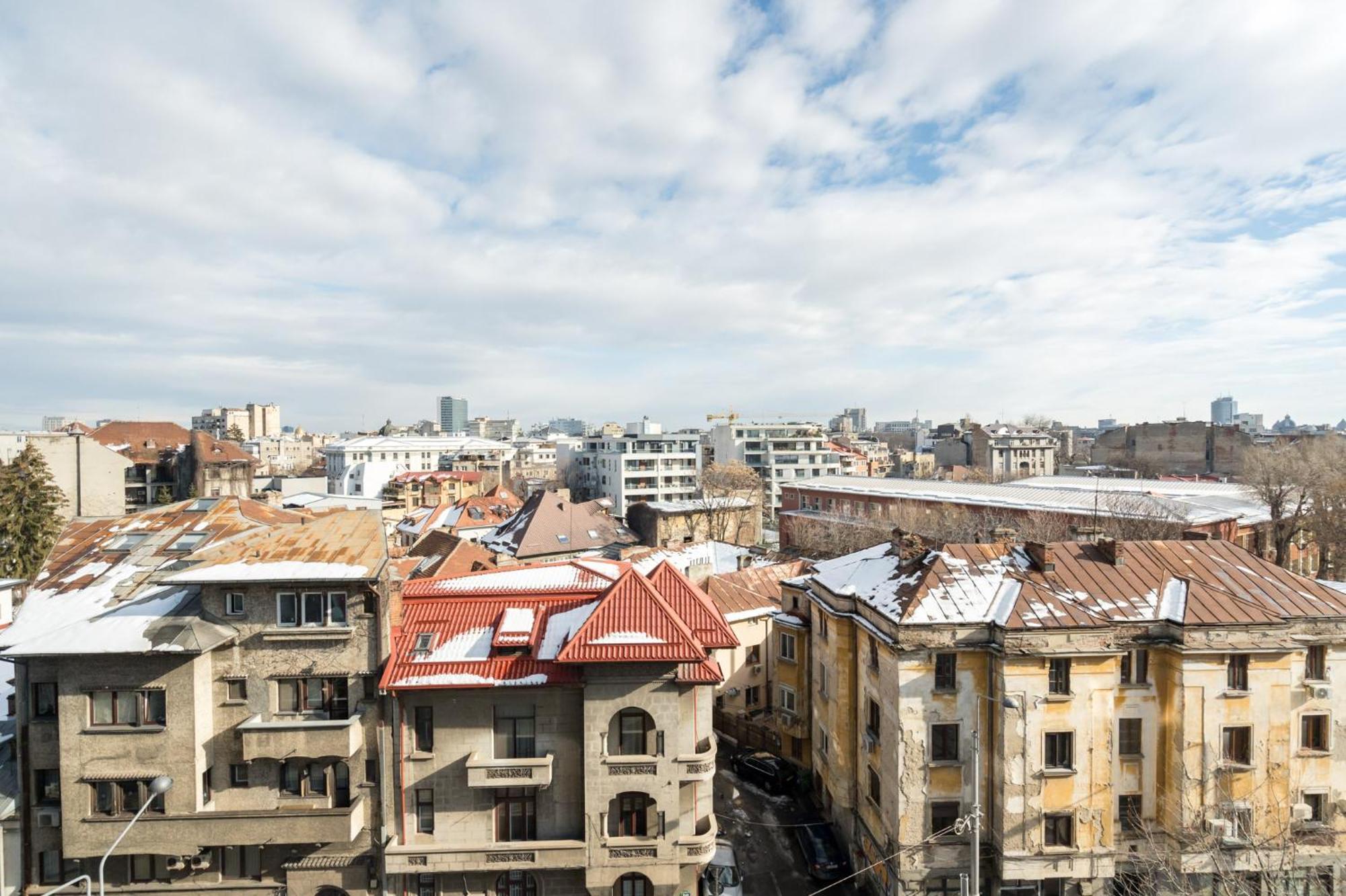 City View Apartment With Private Balcony Bucarest Esterno foto