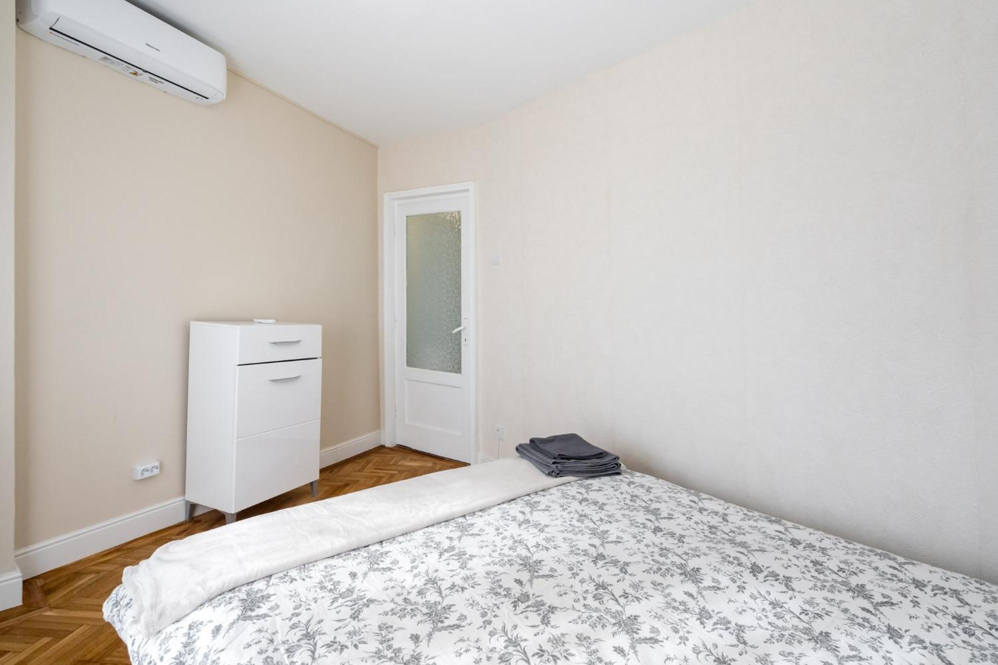 City View Apartment With Private Balcony Bucarest Esterno foto
