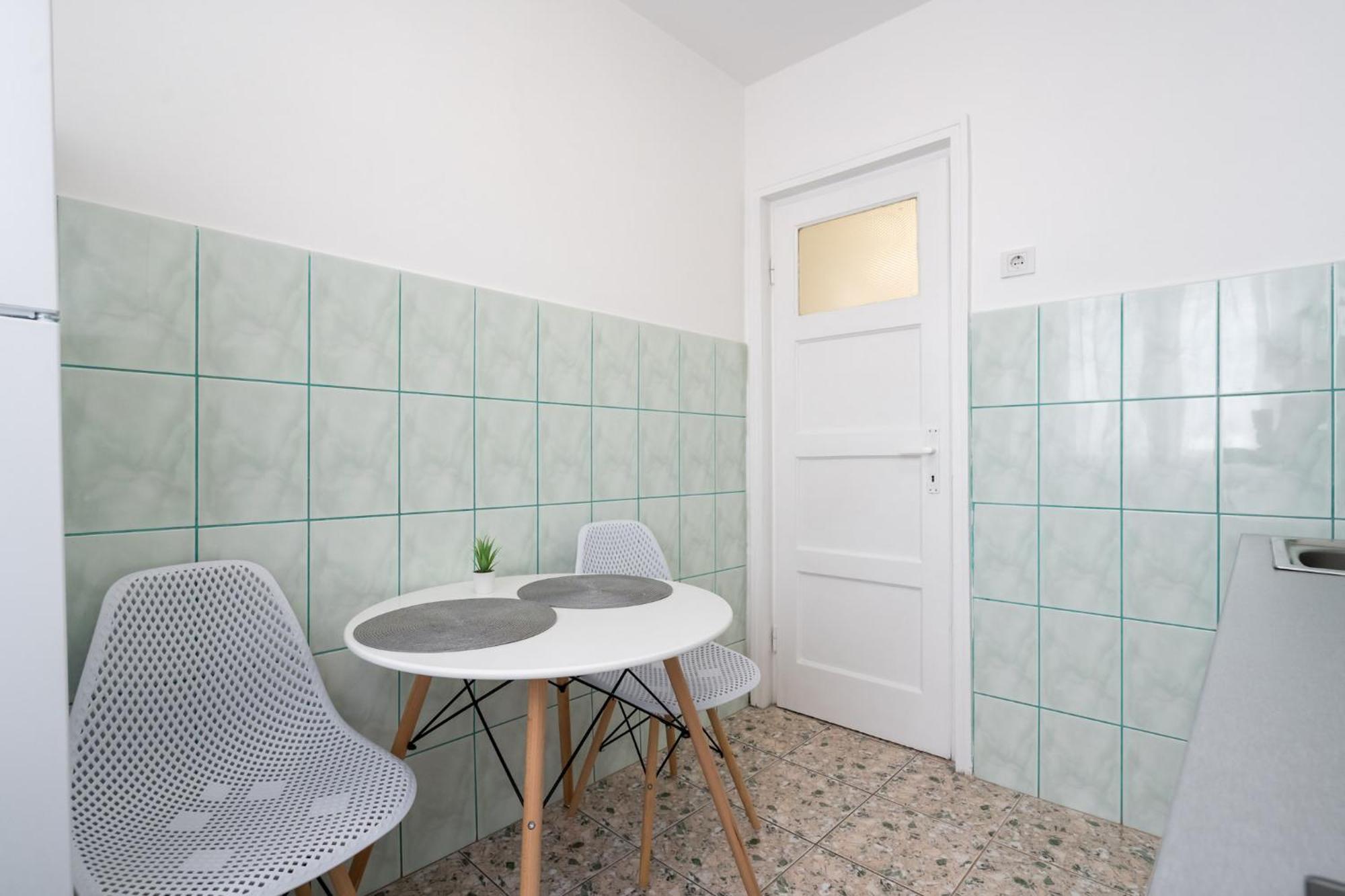 City View Apartment With Private Balcony Bucarest Esterno foto