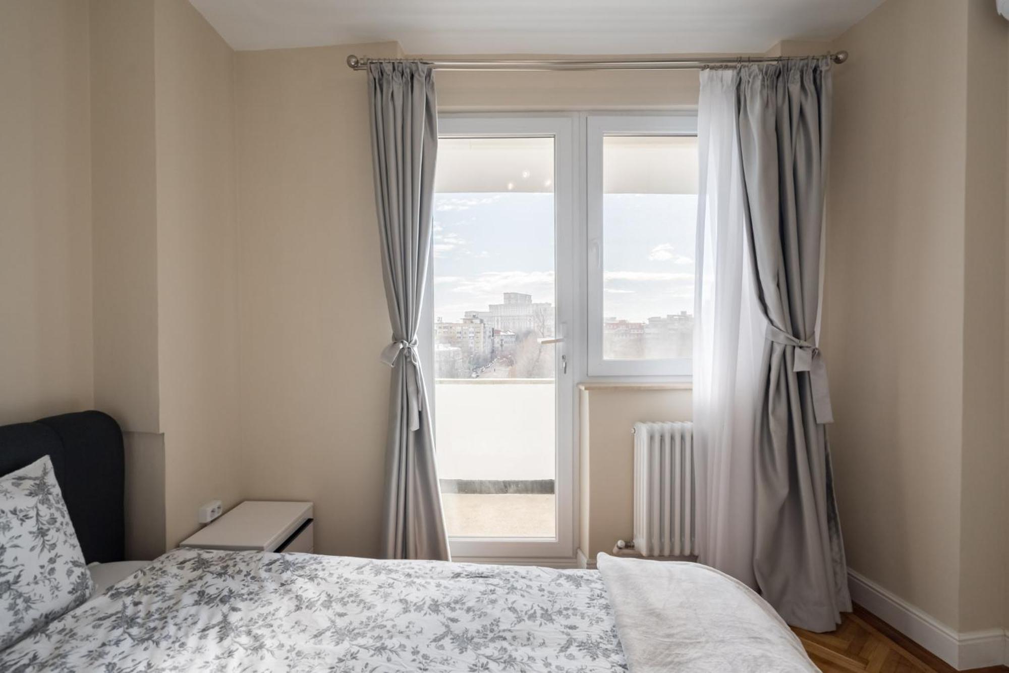 City View Apartment With Private Balcony Bucarest Esterno foto