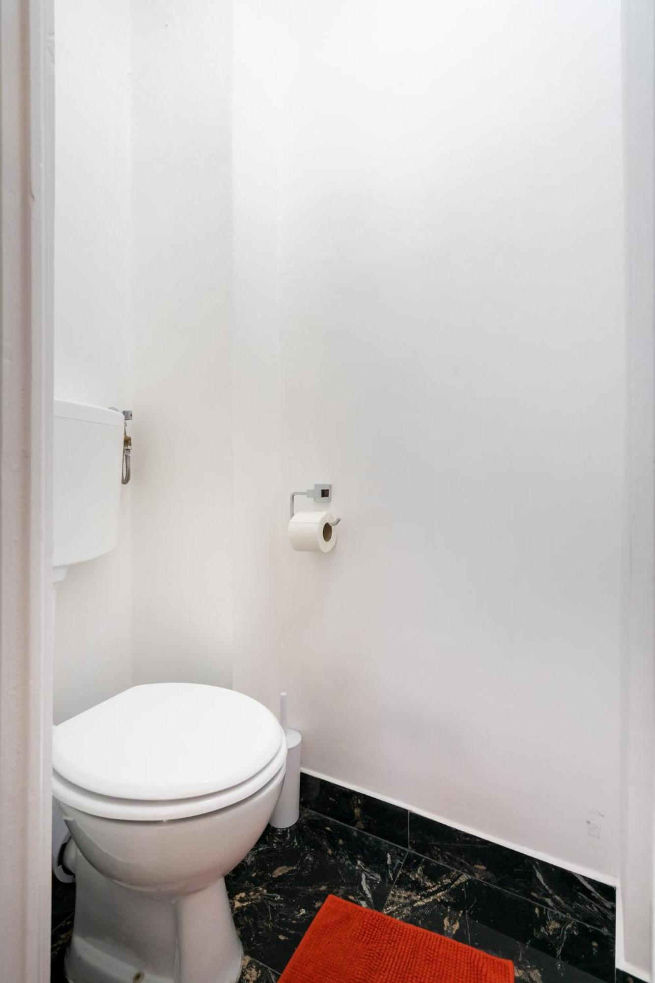 City View Apartment With Private Balcony Bucarest Esterno foto